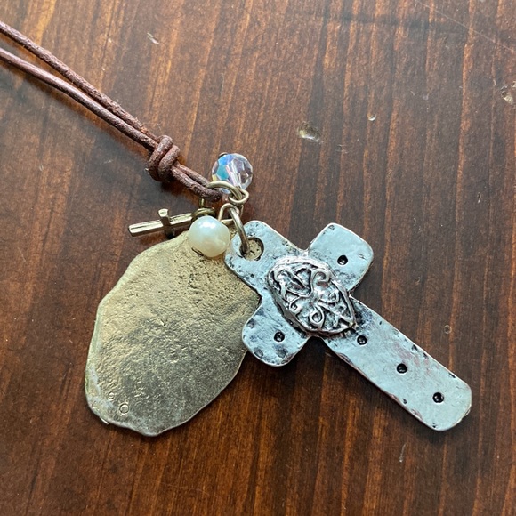 Unique hand crafted metal necklace - Picture 1 of 6